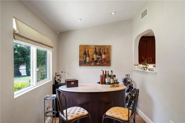 22441 Martha, Woodland Hills, CA 91367