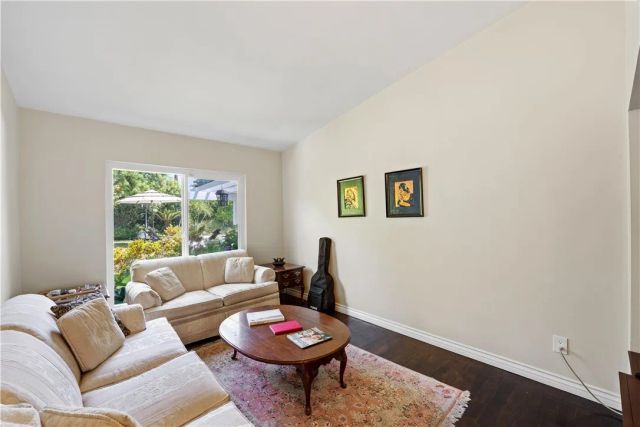 22441 Martha, Woodland Hills, CA 91367