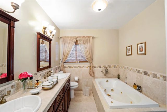 22441 Martha, Woodland Hills, CA 91367