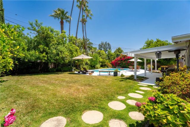 22441 Martha, Woodland Hills, CA 91367