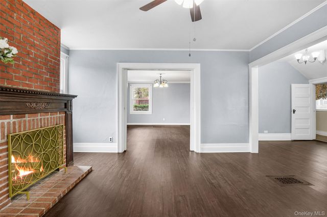 8 The Serpentine, New Rochelle, NY 10801