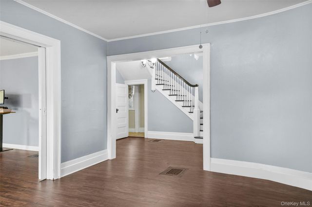 8 The Serpentine, New Rochelle, NY 10801