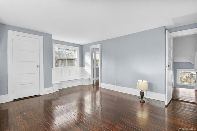 8 The Serpentine, New Rochelle, NY 10801