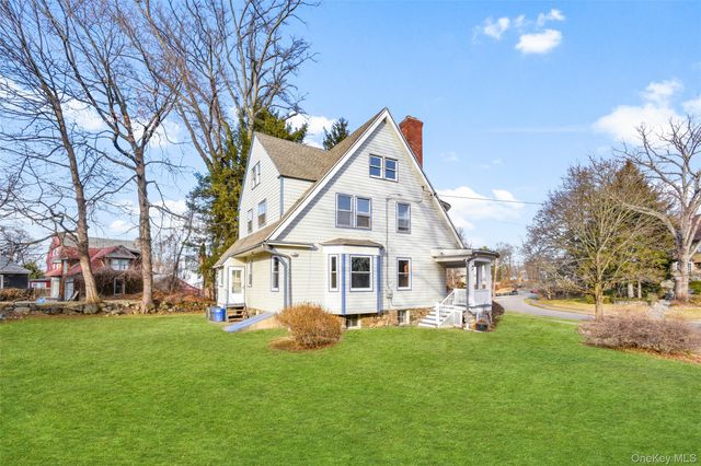 8 The Serpentine, New Rochelle, NY 10801