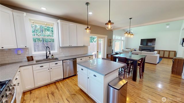 116 Alameda Avenue, Fircrest, WA 98466