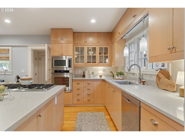2829 Ne 17TH Ave, Portland, OR 97212