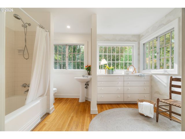 2829 Ne 17TH Ave, Portland, OR 97212