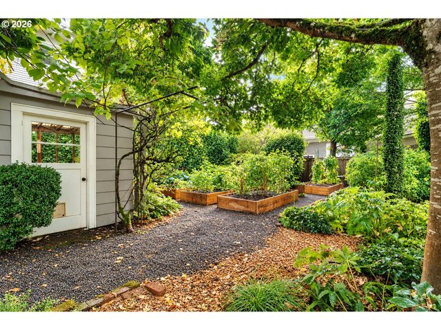2829 Ne 17TH Ave, Portland, OR 97212
