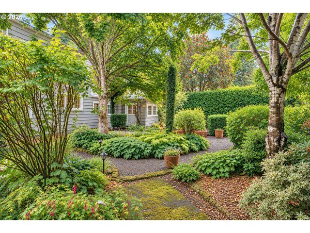 2829 Ne 17TH Ave, Portland, OR 97212
