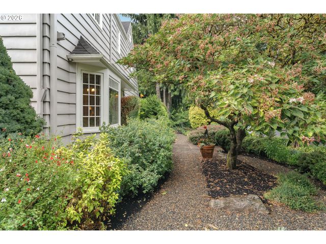 2829 Ne 17TH Ave, Portland, OR 97212