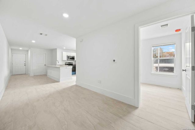 138 Ware Blvd Unit 1103, San Antonio, TX 78221