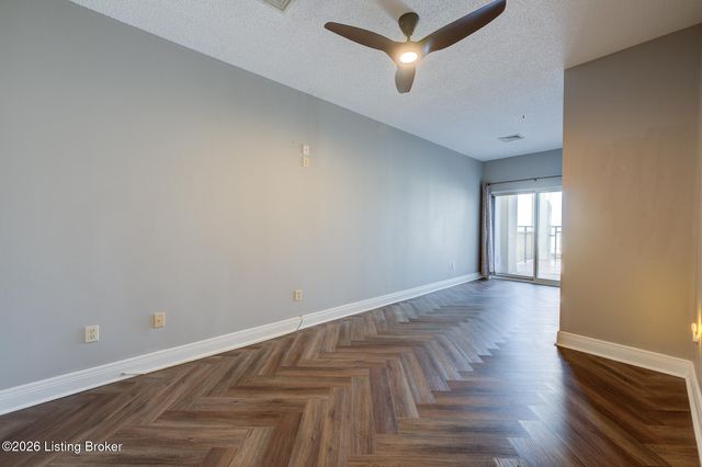 1 Riverpointe Plaza APT 1105, Jeffersonville, IN 47130