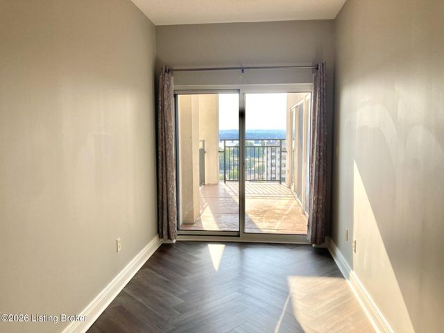 1 Riverpointe Plaza APT 1105, Jeffersonville, IN 47130