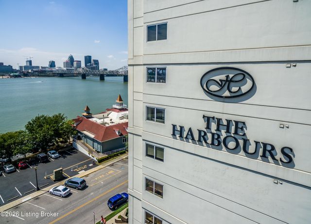 1 Riverpointe Plaza APT 1105, Jeffersonville, IN 47130