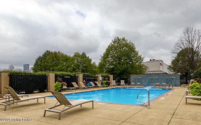 1 Riverpointe Plaza APT 1105, Jeffersonville, IN 47130