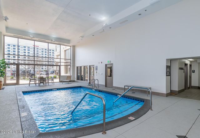 1 Riverpointe Plaza APT 1105, Jeffersonville, IN 47130