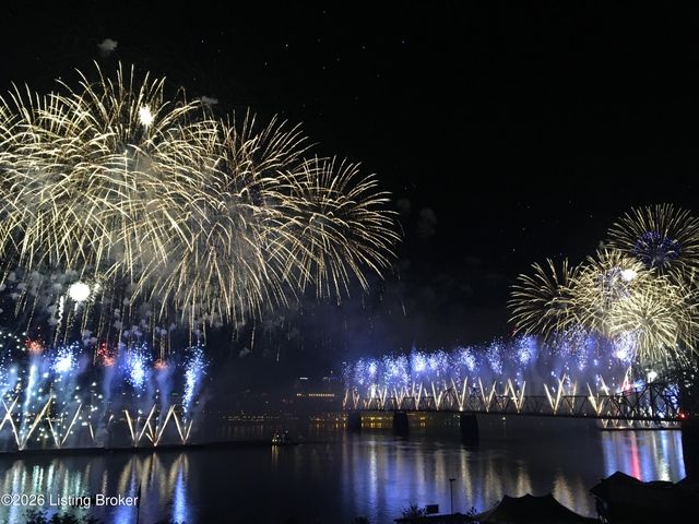 1 Riverpointe Plaza APT 1105, Jeffersonville, IN 47130