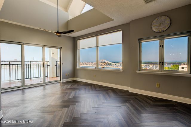 1 Riverpointe Plaza APT 1105, Jeffersonville, IN 47130