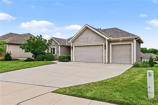 10015 N Michigan Avenue, Kansas City, MO 64155