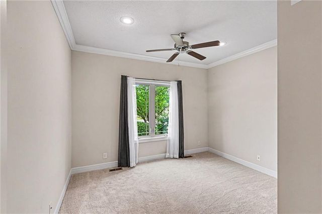 10015 N Michigan Avenue, Kansas City, MO 64155