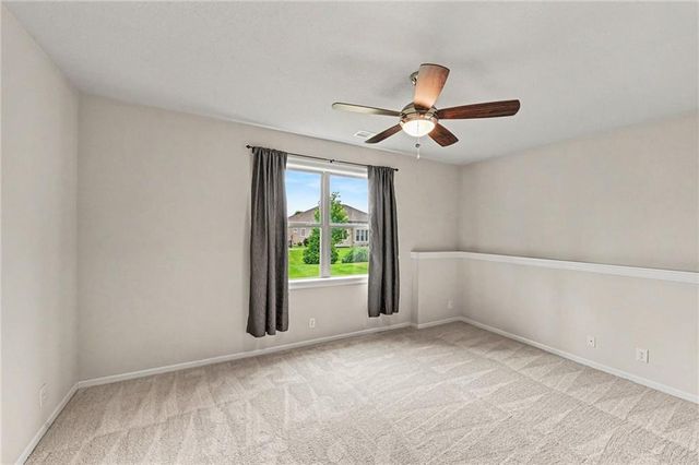 10015 N Michigan Avenue, Kansas City, MO 64155