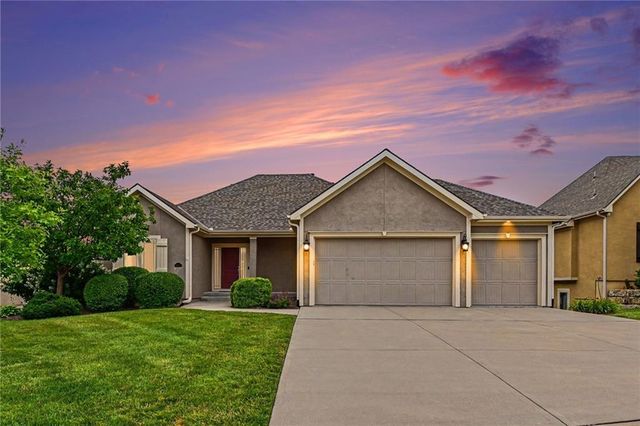 10015 N Michigan Avenue, Kansas City, MO 64155