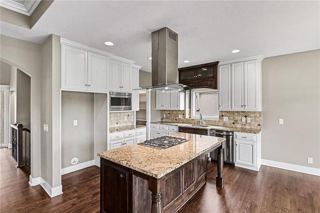10015 N Michigan Avenue, Kansas City, MO 64155