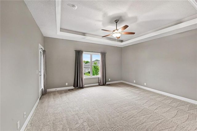 10015 N Michigan Avenue, Kansas City, MO 64155