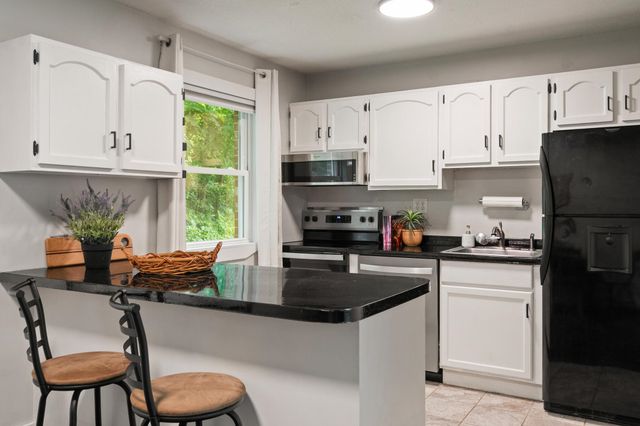314 Sherwood Square, Essex Junction, VT 05452