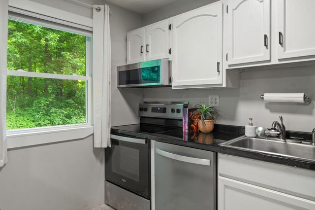 314 Sherwood Square, Essex Junction, VT 05452