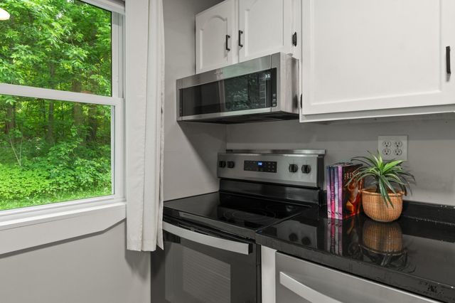 314 Sherwood Square, Essex Junction, VT 05452