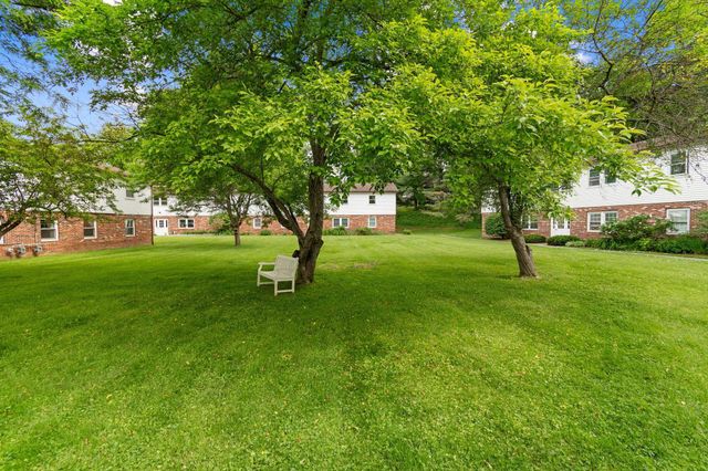 314 Sherwood Square, Essex Junction, VT 05452