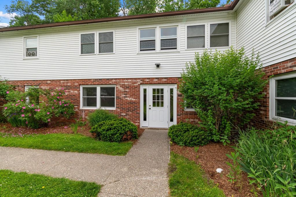 314 Sherwood Square, Essex Junction, VT 05452