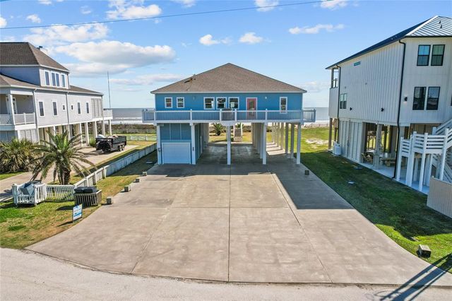 3026 Copacabana Drive, Crystal Beach, TX 77650