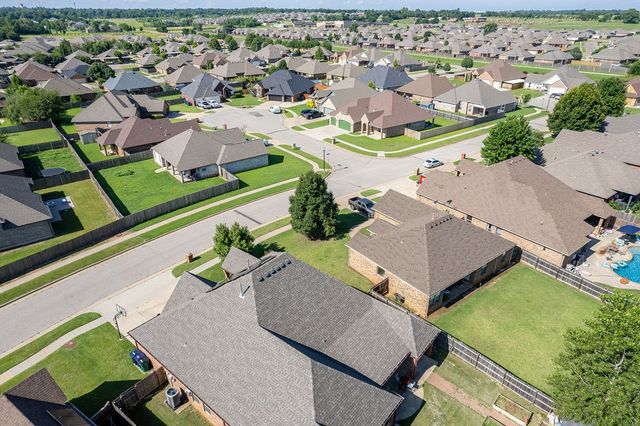 8905 SW 53rd Court, Oklahoma City, OK 73179