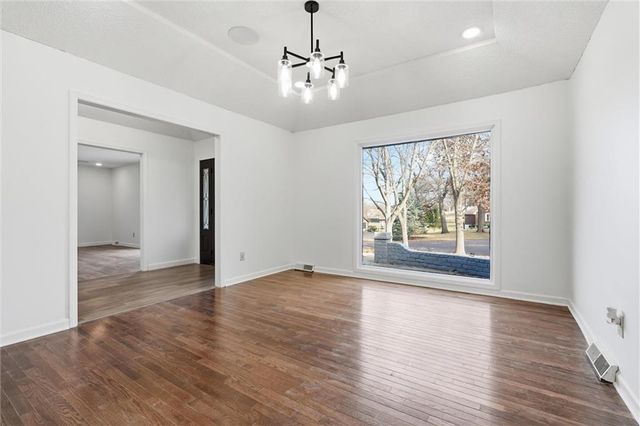 1038 N Woodland Court, Kansas City, MO 64118