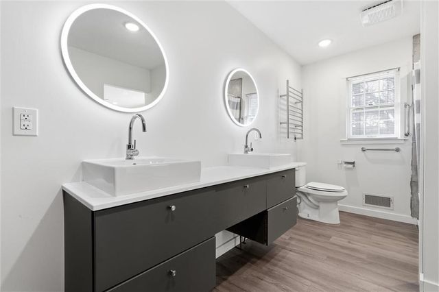 1038 N Woodland Court, Kansas City, MO 64118