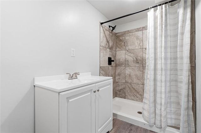 1038 N Woodland Court, Kansas City, MO 64118