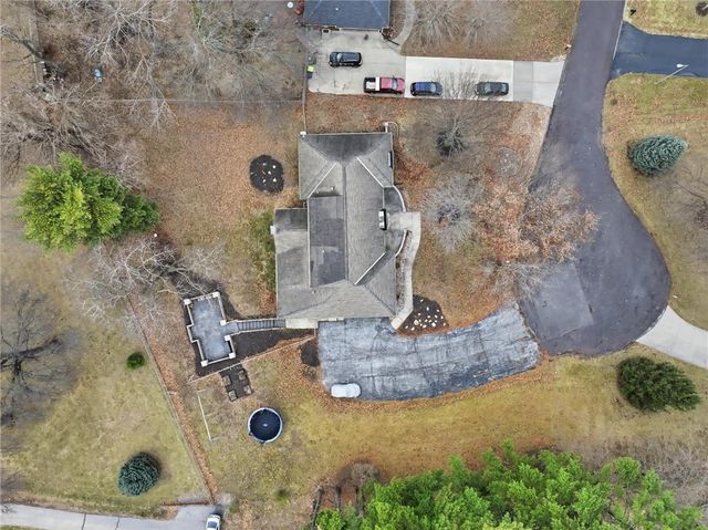 1038 N Woodland Court, Kansas City, MO 64118