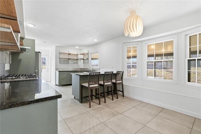 1038 N Woodland Court, Kansas City, MO 64118