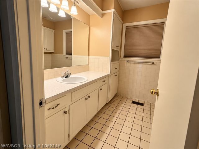 1305 Meadow Lane, Fort Smith, AR 72908