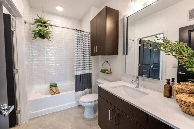 6400 Washington Ave Avenue 334, Houston, TX 77007