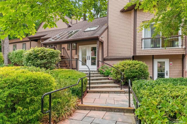 101 Eagle Bay Drive, Ossining, NY 10562