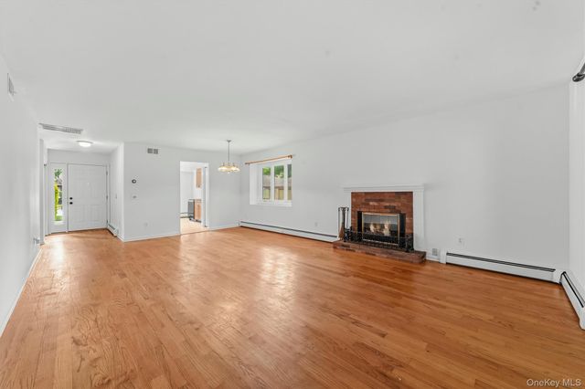101 Eagle Bay Drive, Ossining, NY 10562