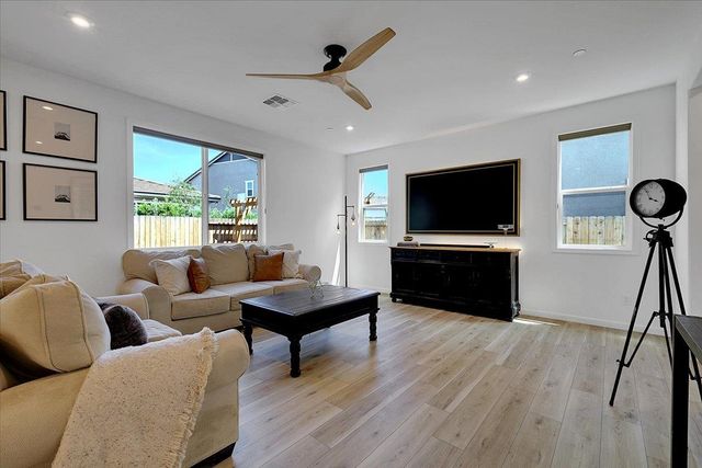 11962 Granzella Way, Rancho Cordova, CA 95742