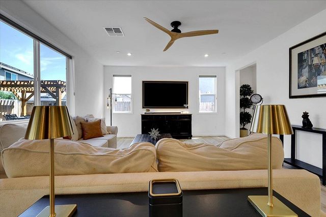 11962 Granzella Way, Rancho Cordova, CA 95742