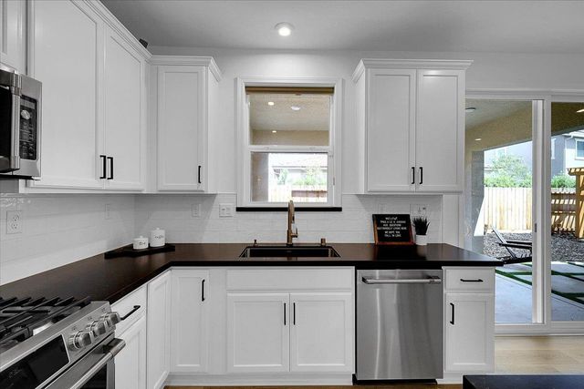 11962 Granzella Way, Rancho Cordova, CA 95742