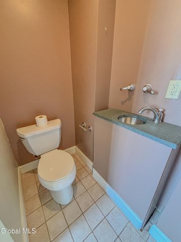 79 Columbia Street, Albany, NY 12210