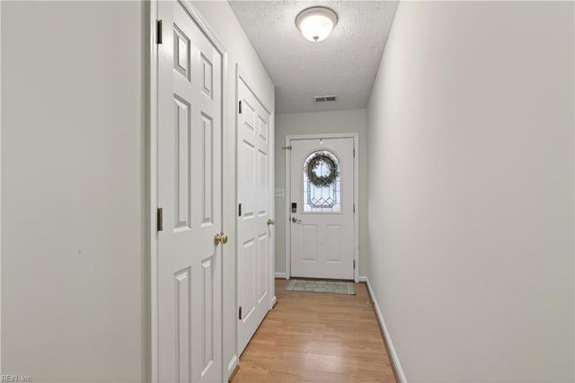 5 Easthill CT, Hampton, VA 23664