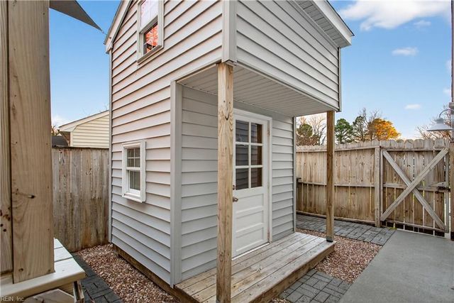 5 Easthill CT, Hampton, VA 23664